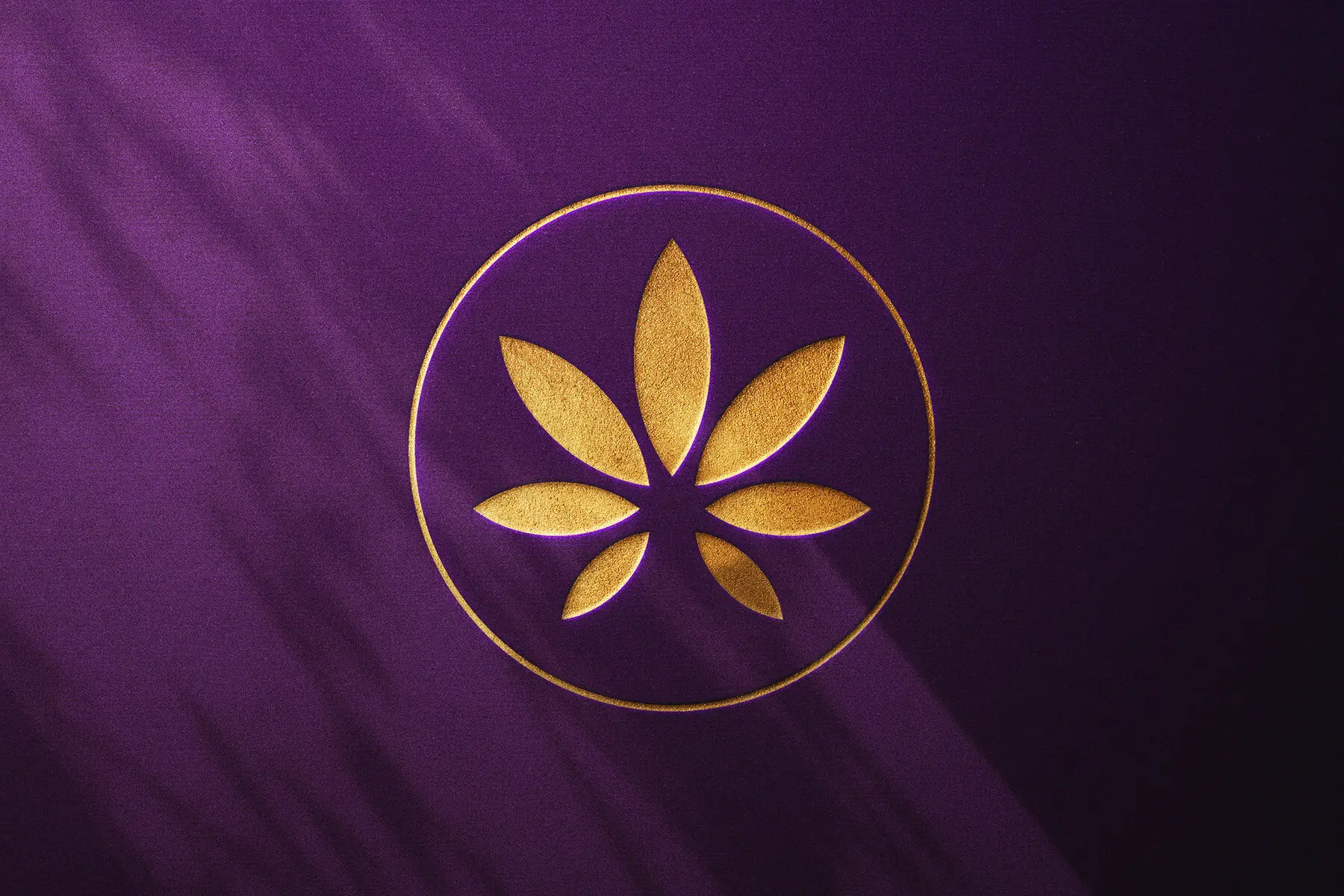 GOLDENGLOW EMBOSSED main image 1