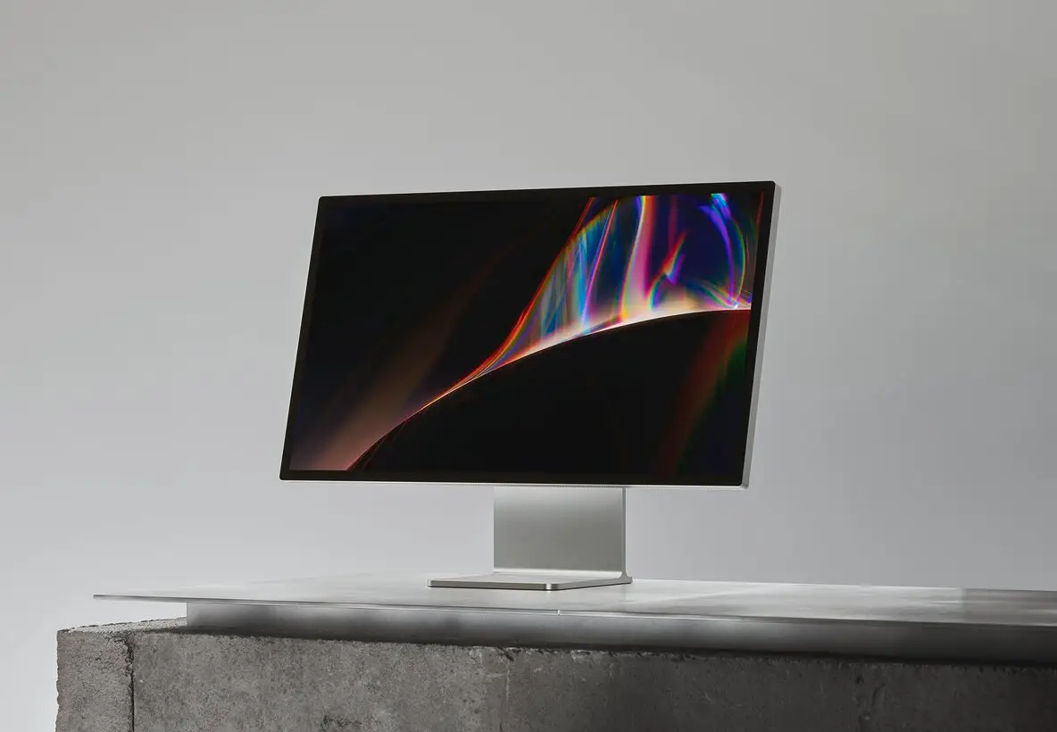 Apple Studio Display - 7 Graphics - YouWorkForThem