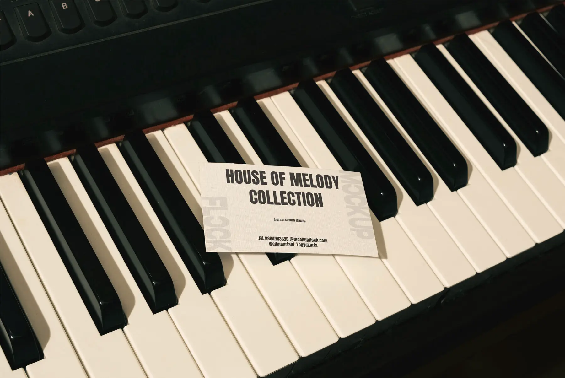 HOM Business Card 09 Mockup