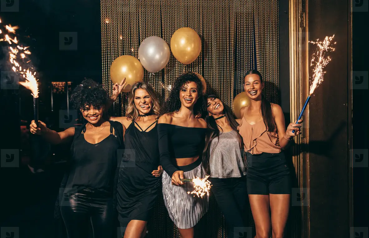 Girls Celebrating New Years Eve At The Nightclub Photo (126000) -  YouWorkForThem