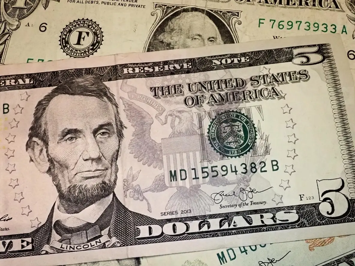 Abraham Abe Lincoln Face Portrait On 5 Dollar Bill Macro. United Photo ...