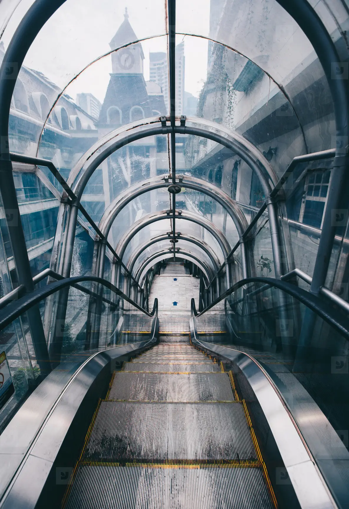 KAREPicture Glass Escalator Show アート