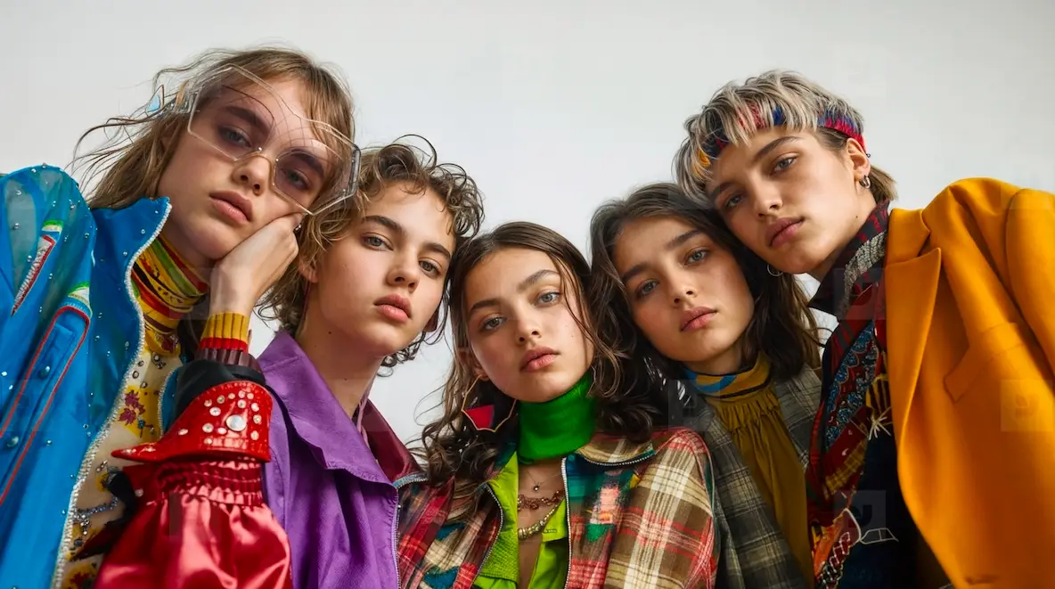 Group Of Stylish Models Posing For Edgy Fashion Editorial Photo (291026 ...