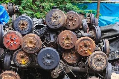 Used engines car from Japan are being disassembled for sale as s