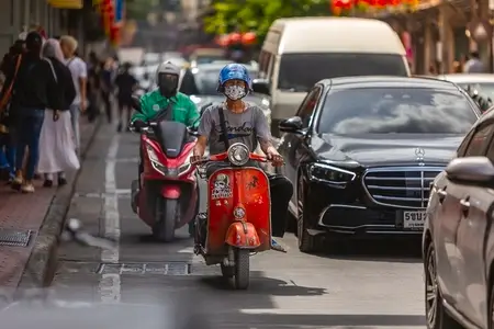 BANGKOK  THAILAND   AUGUST 19  2025  Song Wat road  a new touri