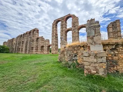 The Acueducto de los Milagros  Miraculous Aqueduct in Merida  Extremadura  Spain